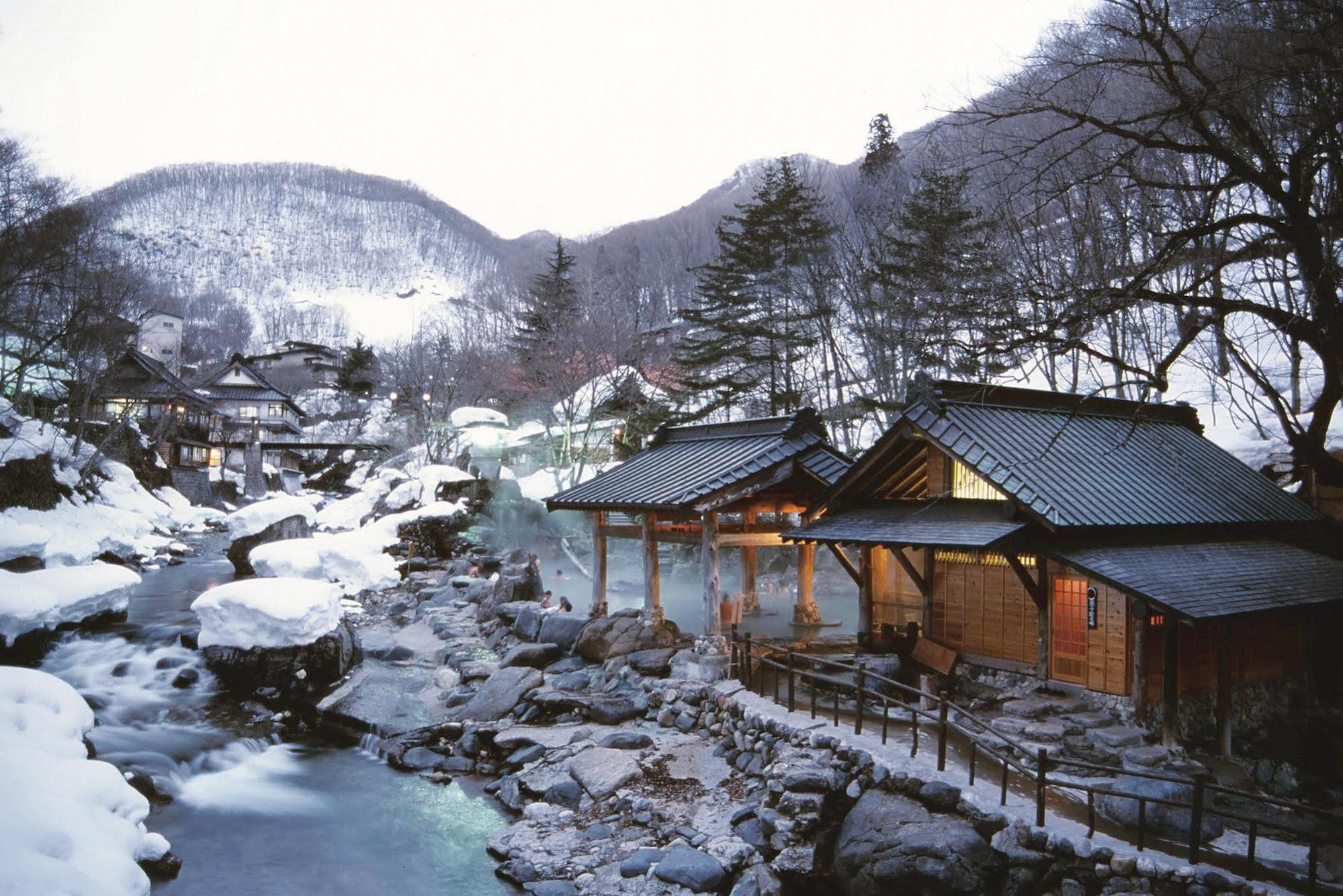 Hotel Takaragawa Onsen Ousenkaku Minakami Esterno foto
